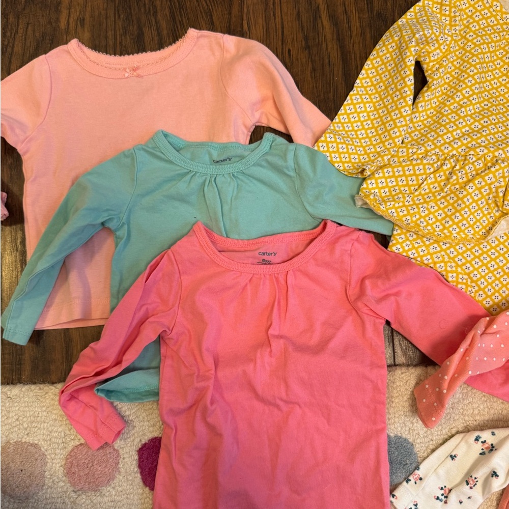 Bundle of 9 mo clothes
